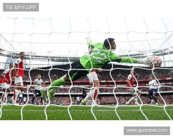 十月铁壁再现阿森纳门神拉亚仅被射正一次彰显极致防守